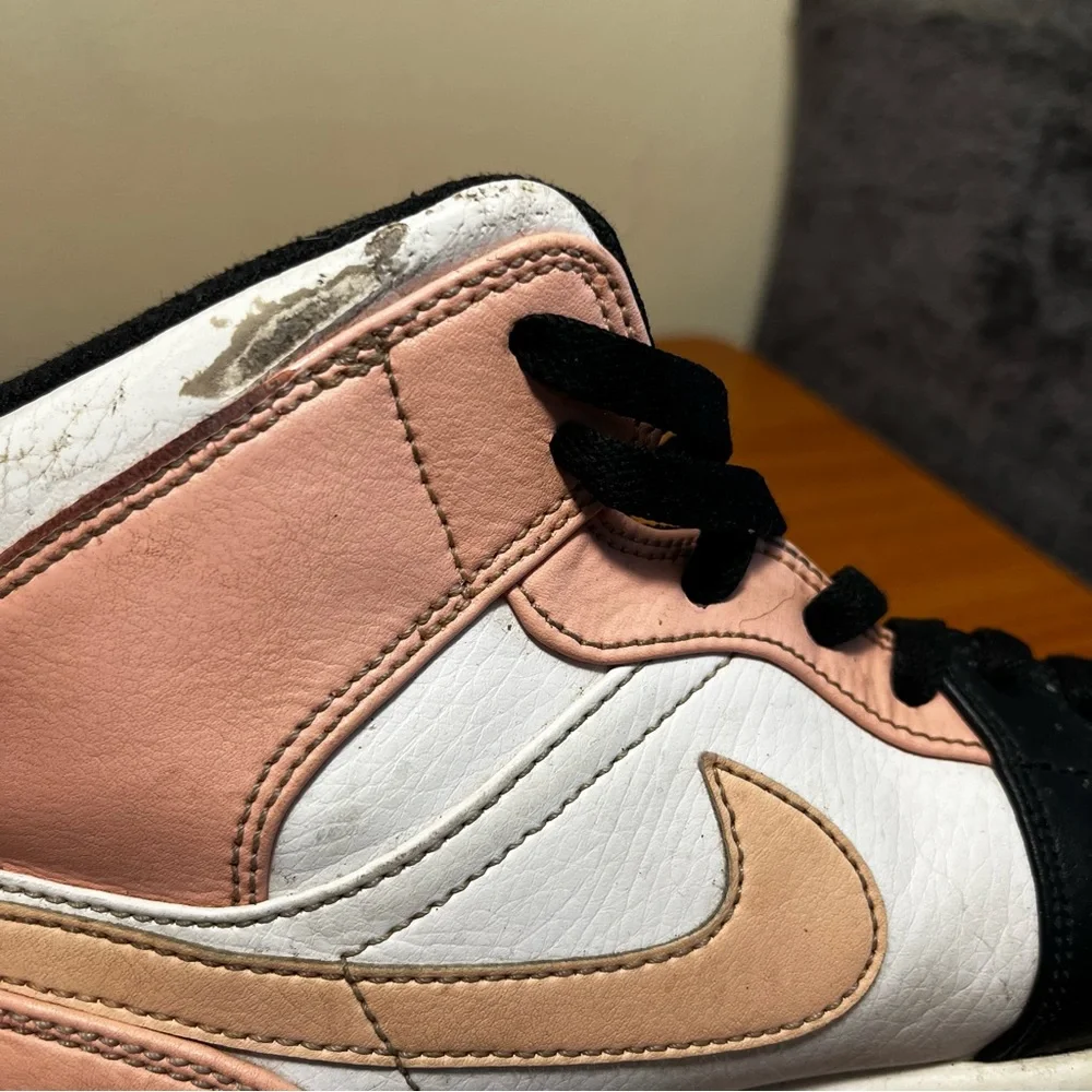 Jordan 1 Mid Crimson Tint - Picture 10 of 12